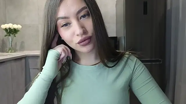 Snapshot of Cinderella____ chatting on 12/23/24, 12:57 Cinderella online show from 12/23/24, 12:57