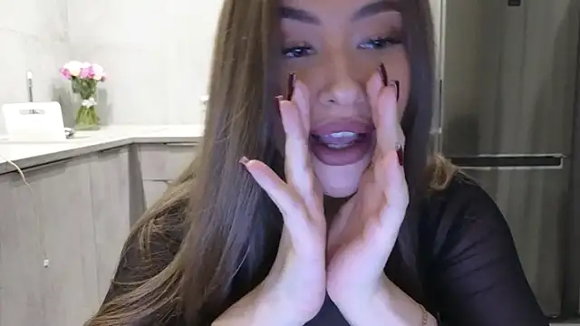 Snapshot of Cinderella____ chatting on 01/22/25, 01:10 Cinderella online show from 01/22/25, 01:10