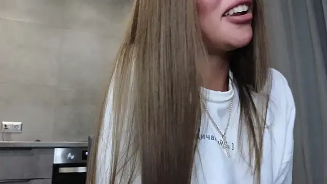 Snapshot of Cinderella____ chatting on 02/24/25, 10:58 Cinderella online show from 02/24/25, 10:58