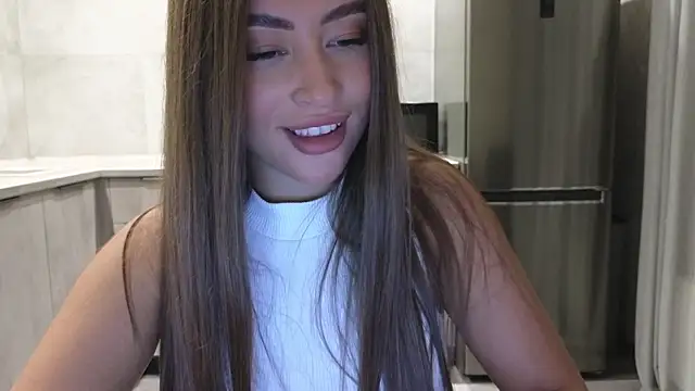 Snapshot of Cinderella____ chatting on 02/27/25, 12:10 Cinderella online show from 02/27/25, 12:10