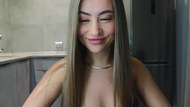 Snapshot of Cinderella____ chatting on 03/15/25, 02:45 Cinderella online show from 03/15/25, 02:45