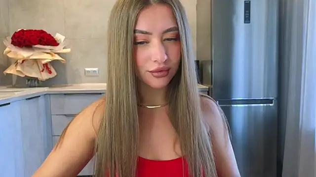 Snapshot of Cinderella____ chatting on 03/22/25, 03:52 Cinderella online show from 03/22/25, 03:52