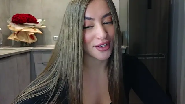 Snapshot of Cinderella____ chatting on 03/22/25, 11:31 Cinderella online show from 03/22/25, 11:31