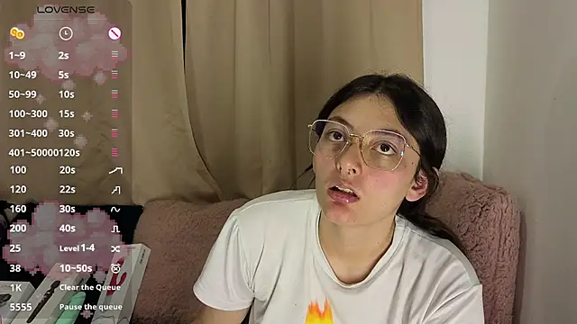 lessliee22  online show from 04/29/26, 06:39