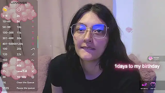 lessliee22  online show from 05/12/26, 07:05