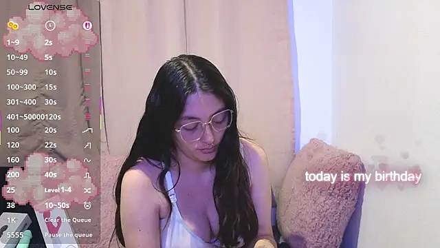 lessliee22  online show from 05/13/26, 06:22