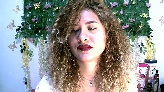 Snapshot of Crysrus chatting on 02/22/26, 07:45 Crysrus online show from 02/22/26, 07:45