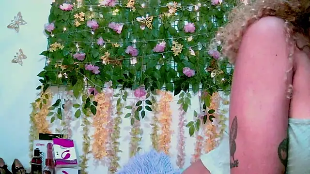 Snapshot of Crysrus chatting on 03/01/26, 07:38 Crysrus online show from 03/01/26, 07:38