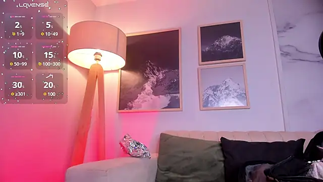 Snapshot of lara_madisson chatting on 02/21/25, 08:07 lara madisson online show from 02/21/25, 08:07