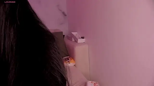 lara madisson online show from 10/03/25, 09:28