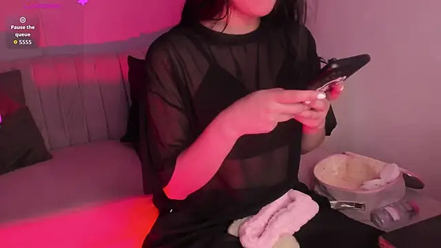 lara madisson online show from 01/13/26, 05:24