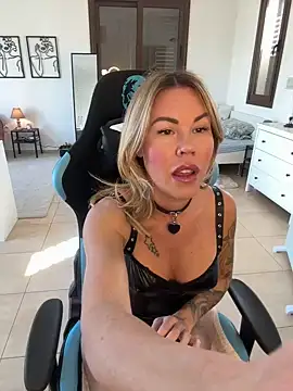 Lara Bergmann online show from 12/18/24, 10:30