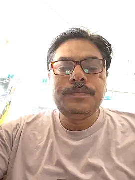 Snapshot of Srmotrs chatting on 06/04/26, 05:13 Srmotrs online show from 06/04/26, 05:13