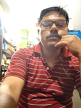 Snapshot of Srmotrs chatting on 06/16/26, 02:52 Srmotrs online show from 06/16/26, 02:52
