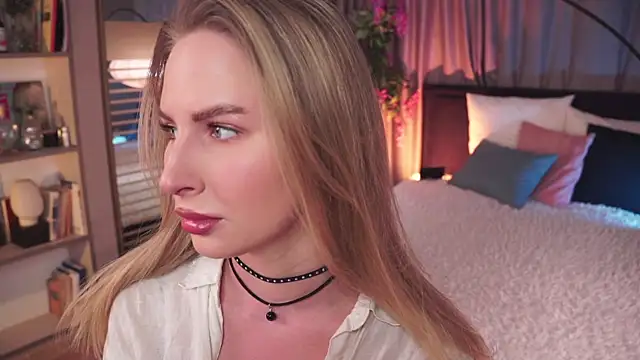 Snapshot of AnnLevine chatting on 01/23/25, 07:43 AnnLevine online show from 01/23/25, 07:43