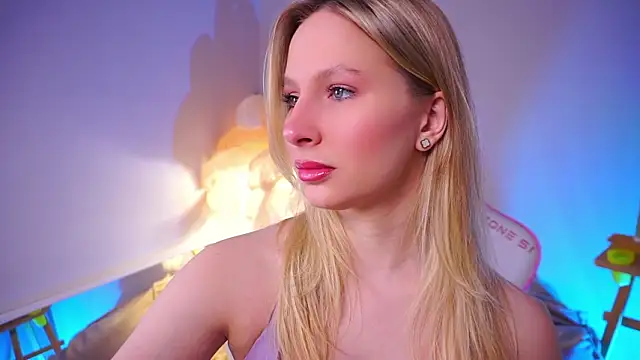 Snapshot of AnnLevine chatting on 02/04/26, 01:28 AnnLevine online show from 02/04/26, 01:28