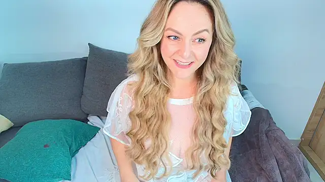 Snapshot of ladychanel_1 chatting on 02/26/26, 07:57 ladychanel 1 online show from 02/26/26, 07:57