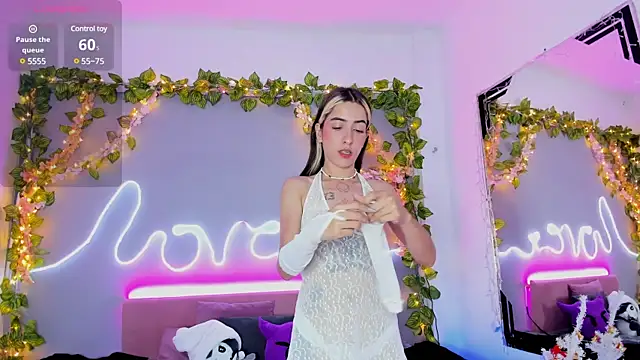 Snapshot of YouliteSllut2 chatting on 12/20/24, 01:58 YouliteSllut2 online show from 12/20/24, 01:58