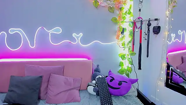 Snapshot of YouliteSllut2 chatting on 01/12/25, 05:24 YouliteSllut2 online show from 01/12/25, 05:24