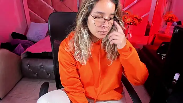 Olivia Fox69 online show from 09/30/25, 03:33