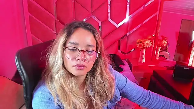 Olivia Fox69 online show from 10/28/25, 02:26