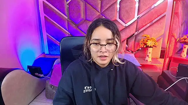 Olivia Fox69 online show from 12/16/25, 03:55