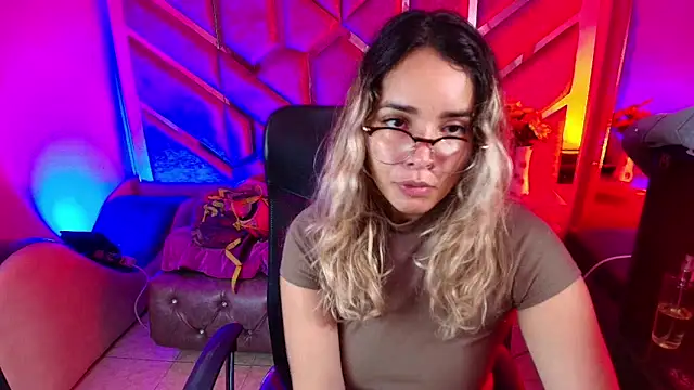 Olivia Fox69 online show from 12/22/25, 03:58