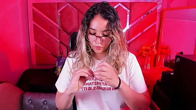 Olivia Fox69 online show from 03/05/26, 03:24