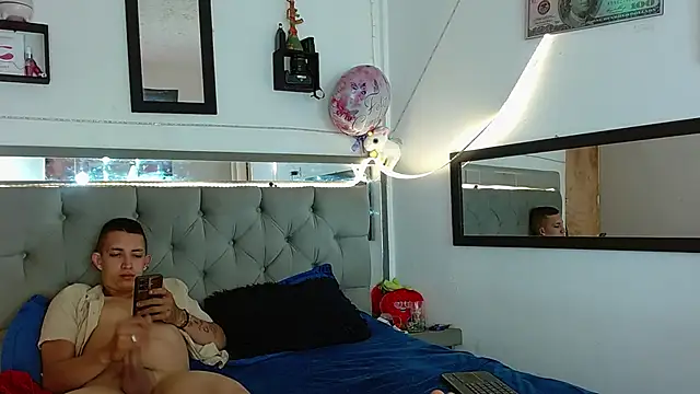 Snapshot of parejacaliente20154 chatting on 03/05/25, 08:43 parejacaliente20154 online show from 03/05/25, 08:43