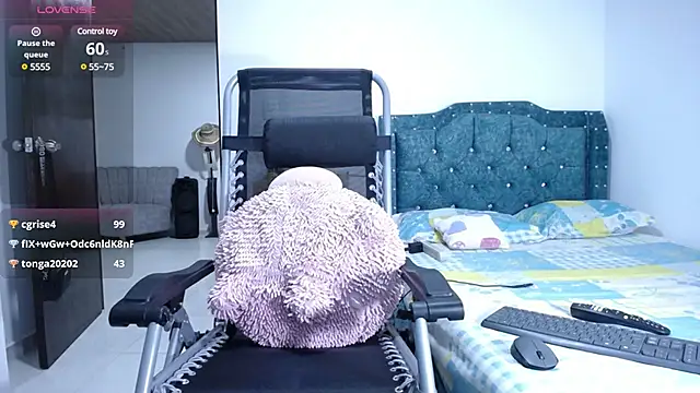 Snapshot of sofiamature01 chatting on 01/24/25, 05:42 sofiamature01 online show from 01/24/25, 05:42