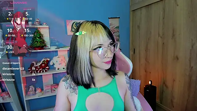 Snapshot of Artic_love chatting on 03/19/25, 10:22 Artic love online show from 03/19/25, 10:22