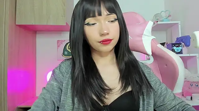 Snapshot of Artic_love chatting on 10/24/25, 04:31 Artic love online show from 10/24/25, 04:31