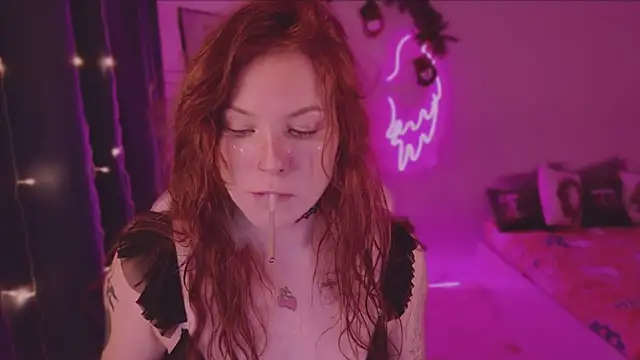 Snapshot of Elsie_Ginger chatting on 12/18/24, 09:08 Elsie Ginger online show from 12/18/24, 09:08