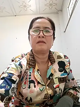 Snapshot of phnz chatting on 01/06/25, 03:53 phnz online show from 01/06/25, 03:53