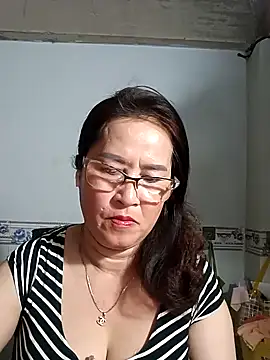 Snapshot of phnz chatting on 01/28/25, 03:57 phnz online show from 01/28/25, 03:57