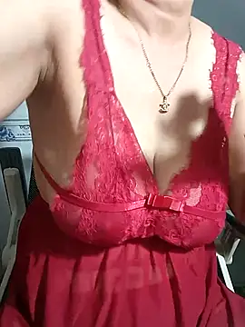 Snapshot of phnz chatting on 03/13/25, 10:32 phnz online show from 03/13/25, 10:32