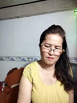 Snapshot of phnz chatting on 09/14/25, 10:36 phnz online show from 09/14/25, 10:36