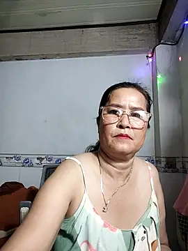 Snapshot of phnz chatting on 09/26/25, 01:37 phnz online show from 09/26/25, 01:37