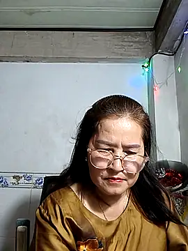 Snapshot of phnz chatting on 10/21/25, 01:56 phnz online show from 10/21/25, 01:56