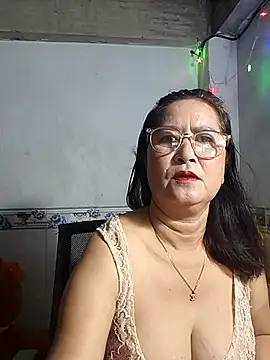 Snapshot of phnz chatting on 10/23/25, 08:29 phnz online show from 10/23/25, 08:29