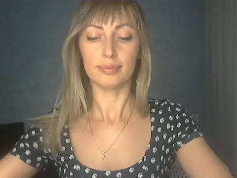 EffectMaya online show from 12/21/25, 04:14