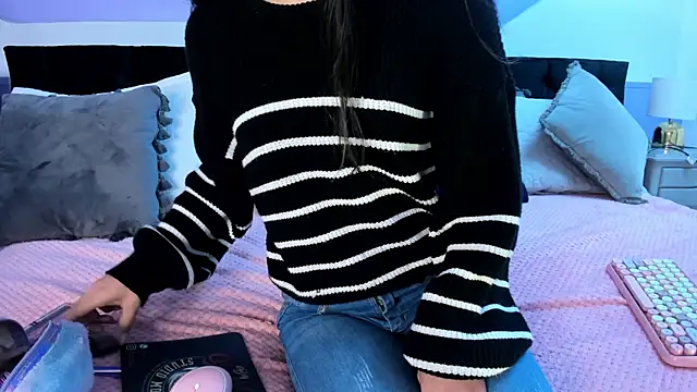 Julieta Cortes   online show from 02/22/25, 11:46