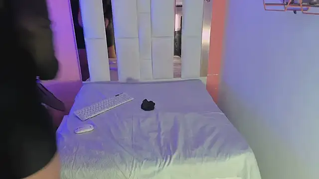 Alanna hot3 online show from 12/19/25, 07:43