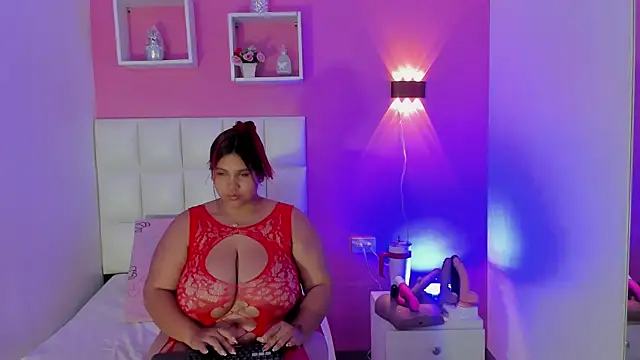 Alanna hot3 online show from 04/24/26, 07:38