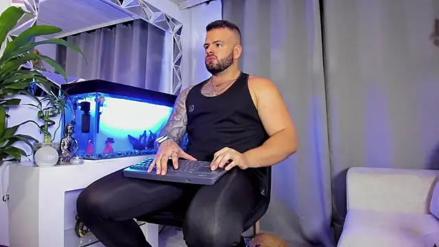 Johnnygrayson1 online show from 01/03/25, 12:22