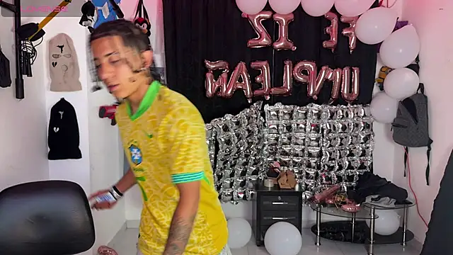 Snapshot of jokergc_2 chatting on 11/25/25, 10:54 jokergc 2 online show from 11/25/25, 10:54