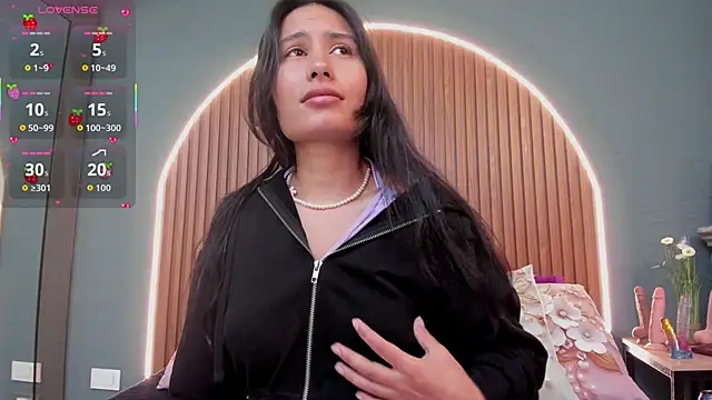 NayeCloud online show from 10/04/25, 11:47