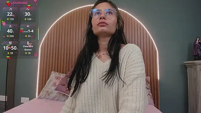 NayeCloud online show from 11/15/25, 03:59