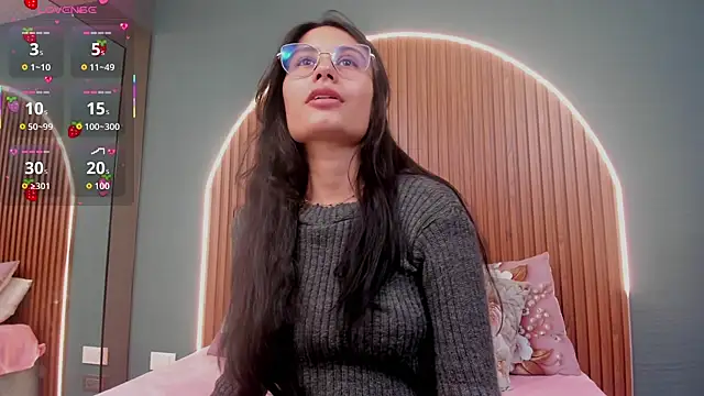 NayeCloud online show from 11/16/25, 03:34