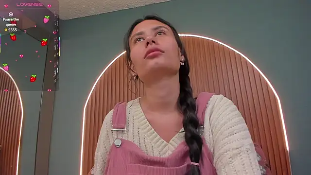 NayeCloud online show from 11/30/25, 03:32